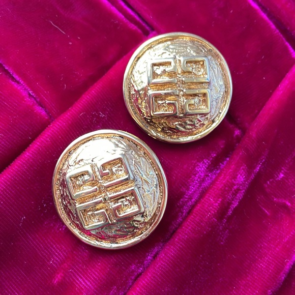 1980S Vintage Givenchy Logo Round Gold Plated Clip-on Earrings - Picture 10 of 11
